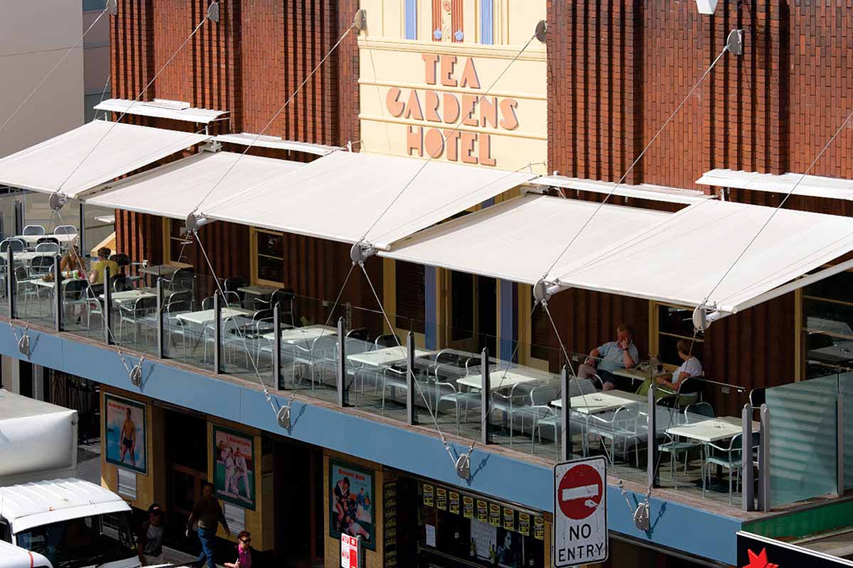commercial awnings retractable