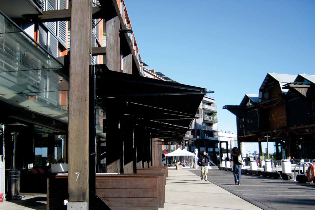 commercial awnings retractable