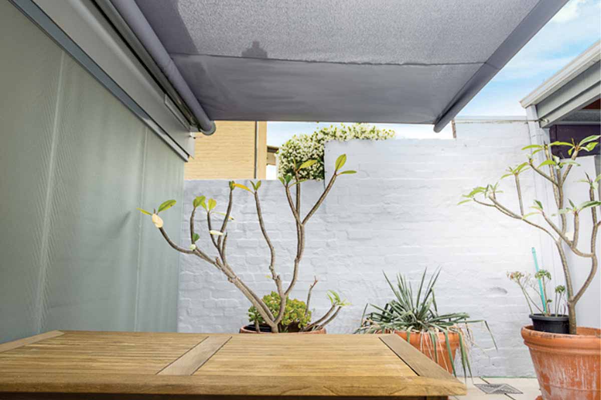 retracting awnings no posts no frame