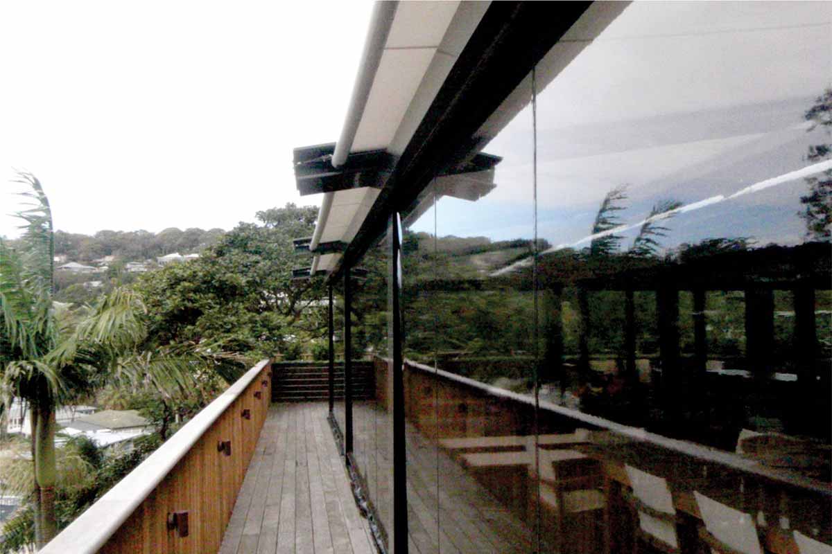 outdoor room retracting awnings