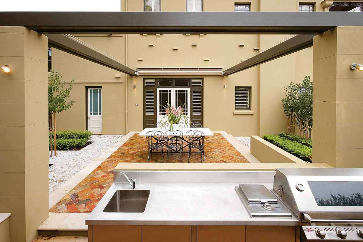 outdoor rooms shade only retracting