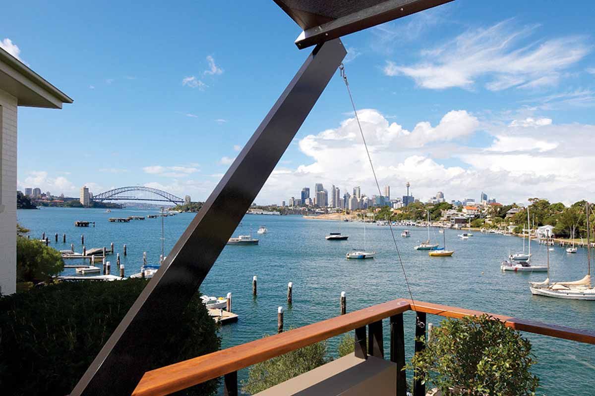 retracting awnings with arms