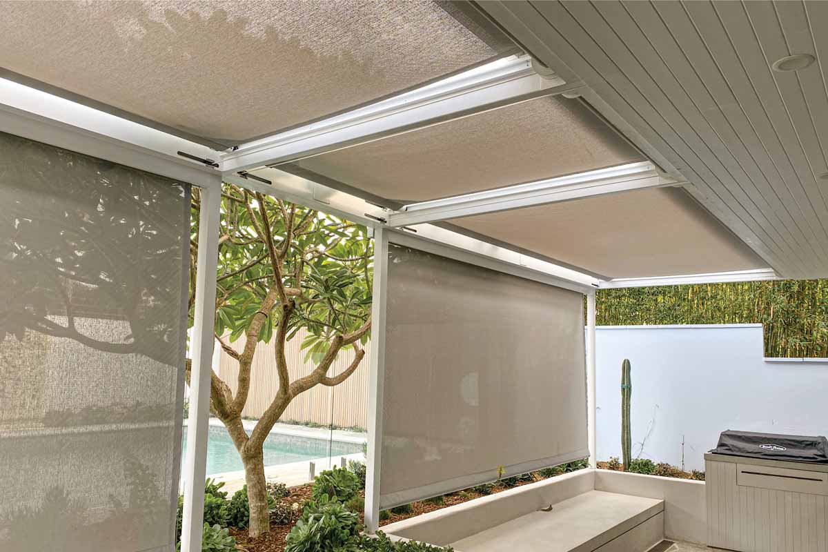 retracting awnings with poles and frame