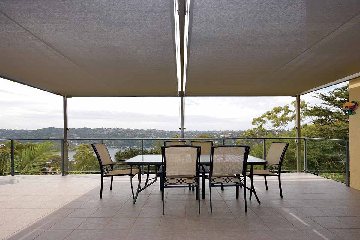 retracting awnings with poles and frame