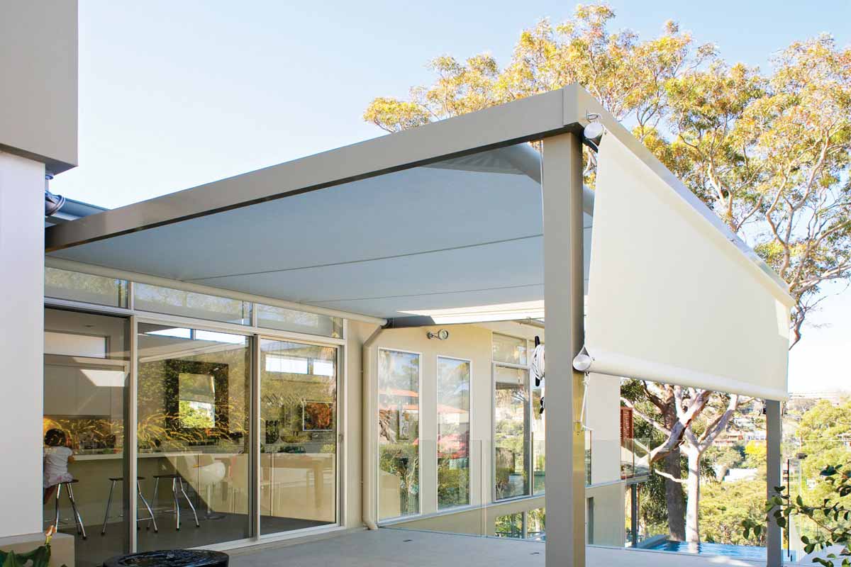 retracting awnings with poles and frame