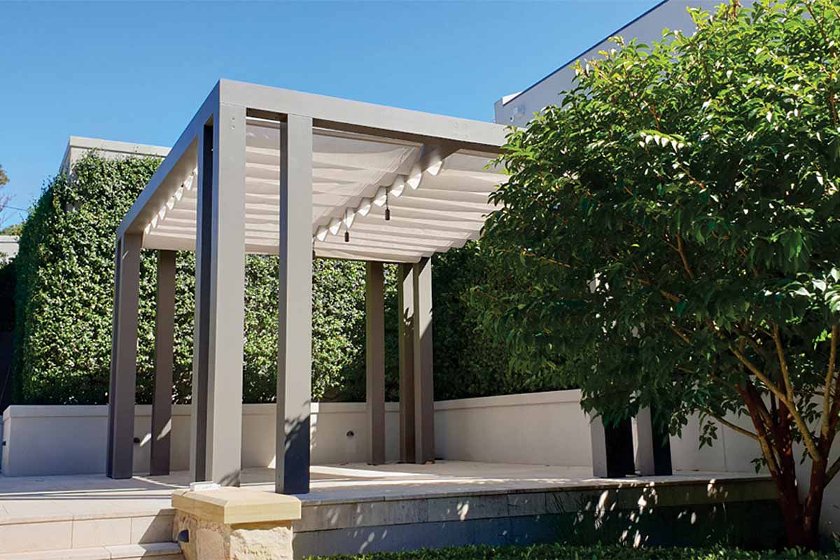 retracting concertina awnings