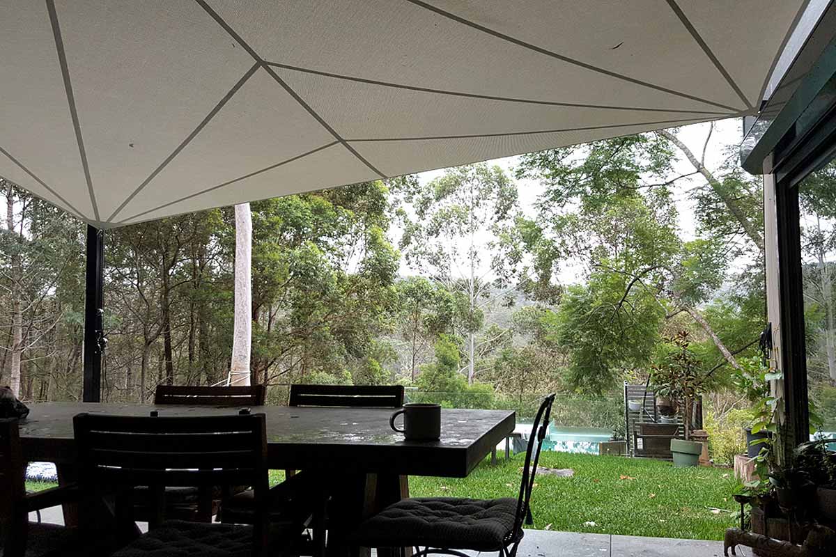 retracting sail four sided