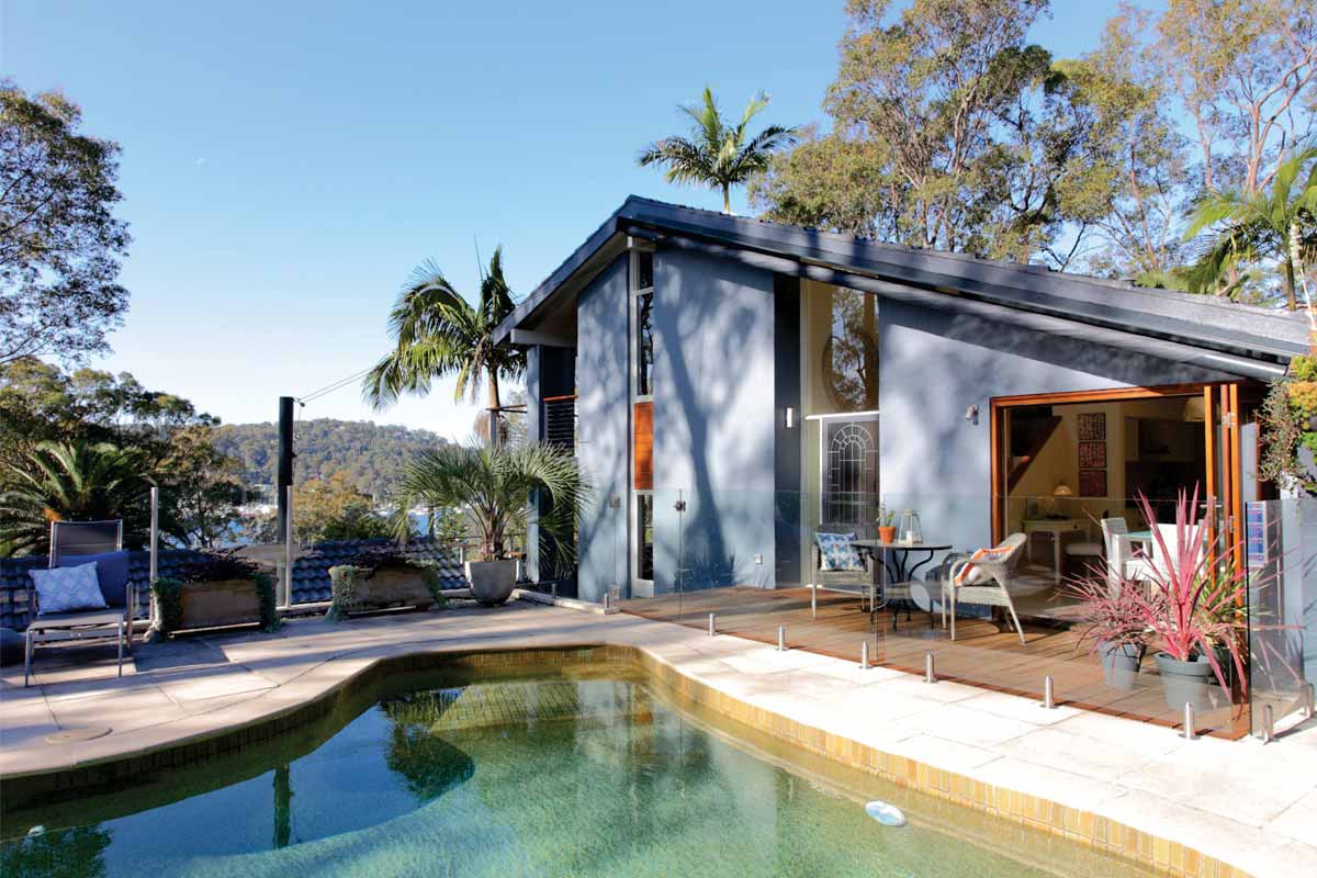 retracting sail three sided